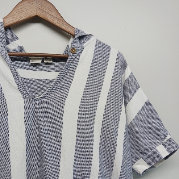 Roxy Hooded Top Women Size XS Blue White Stripes Short Sleeve Front Pocket - Picture 2 of 12
